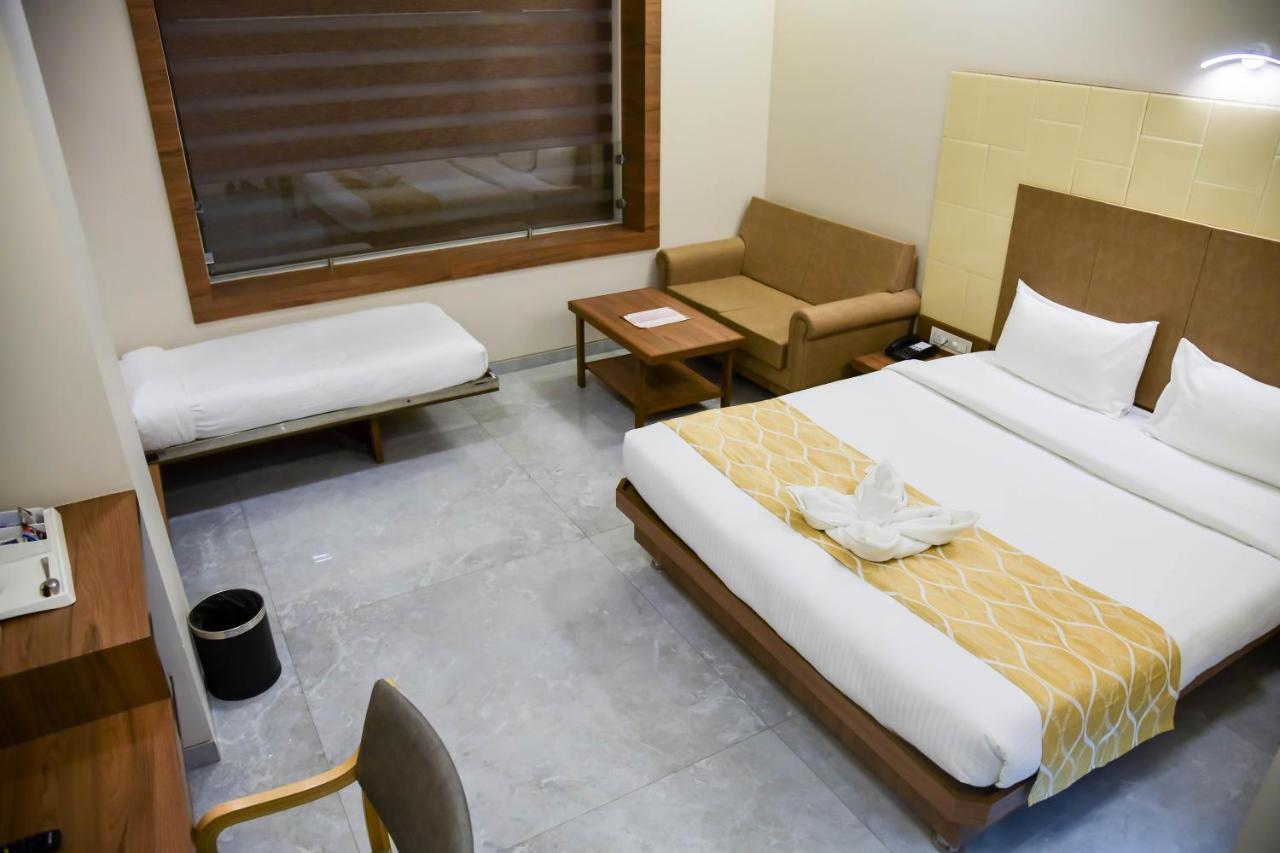 Shree Ganga Smb Hotels Ujjain Exterior photo