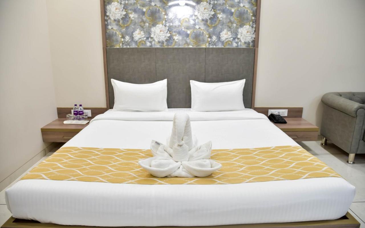 Shree Ganga Smb Hotels Ujjain Exterior photo